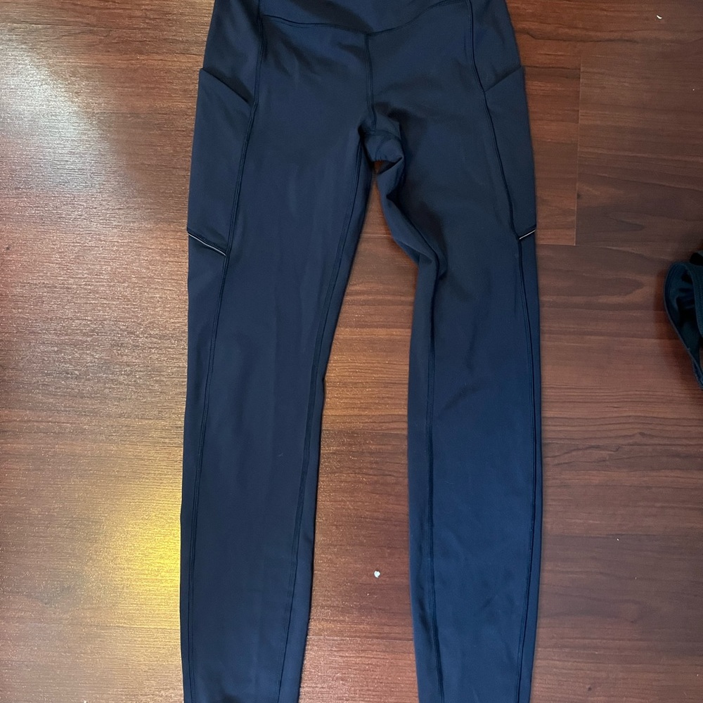 Lululemon navy blue leggings with pockets